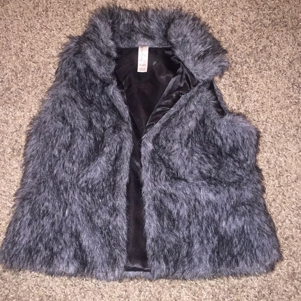 Cherokee Faux Fur Black Gray Lined Vest